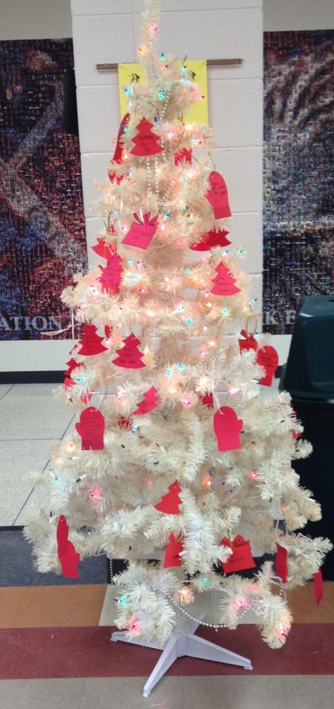 Decorated Christmas tree located in the school cafeteria giving Arrowhead Students a little Christmas Joy