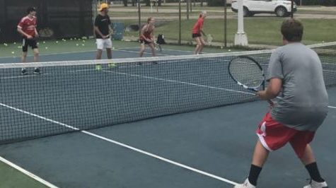 Arrowhead Tennis Players Participate in Tennis Camp