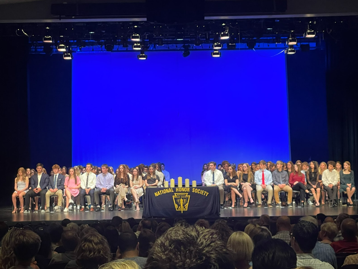 Arrowhead Students Get Inducted Into National Honors Society
